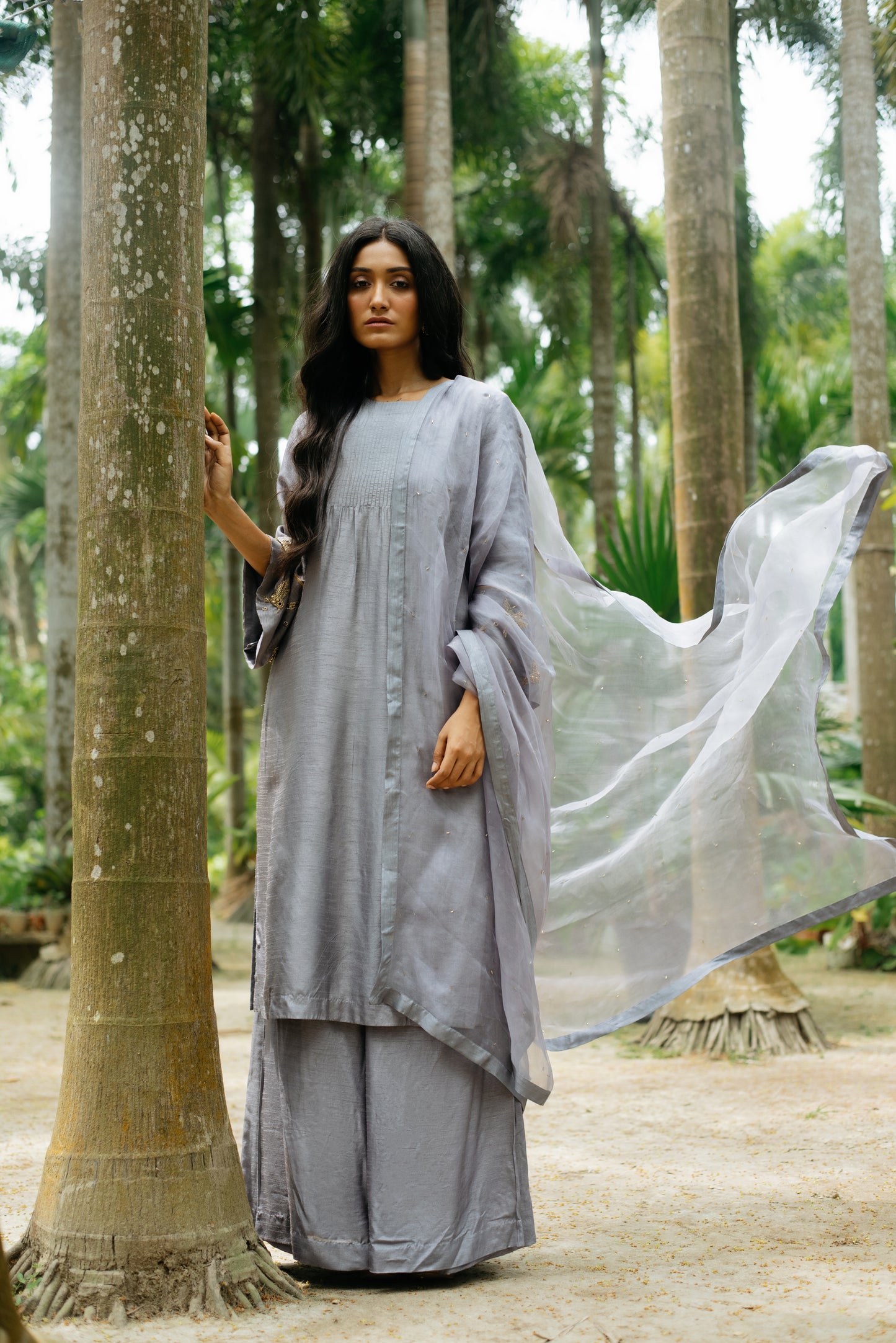 Utsa (grey)