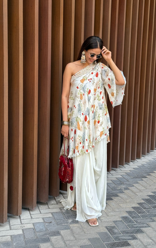 Sneha Advani in Taruni